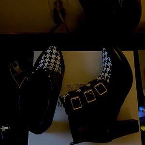 Size 9 pretty lady shoes I have cash app$Lady2546S